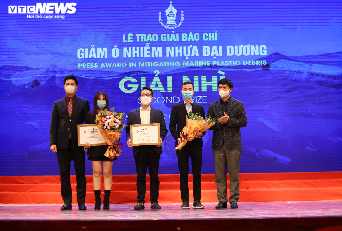 Trao giải báo chí 'Giảm ô nhiễm nhựa đại dương' năm 2021 - 5
