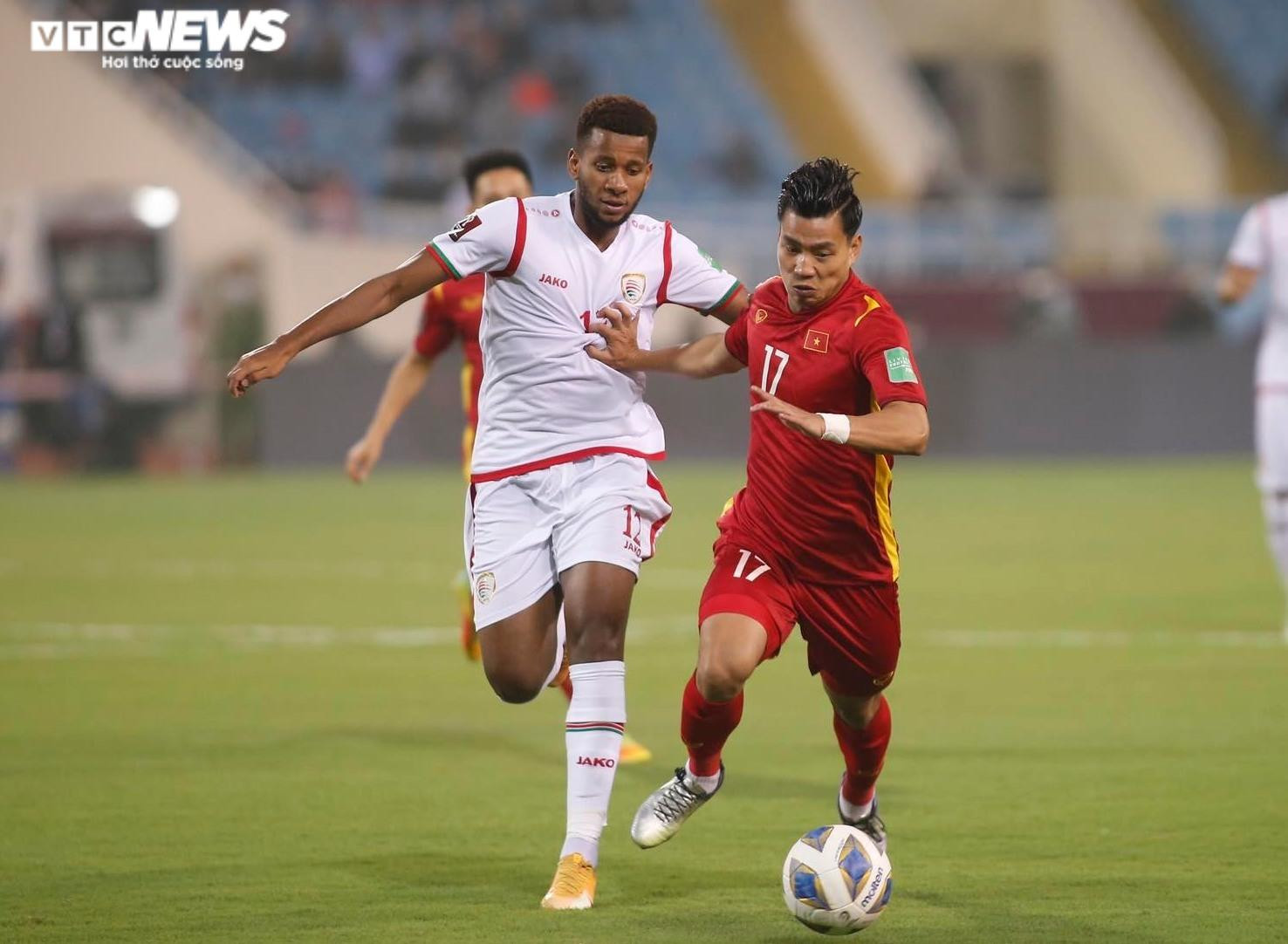 Tuyển Việt Nam đang chơi tự tin. (Ảnh: Ngọc Anh)