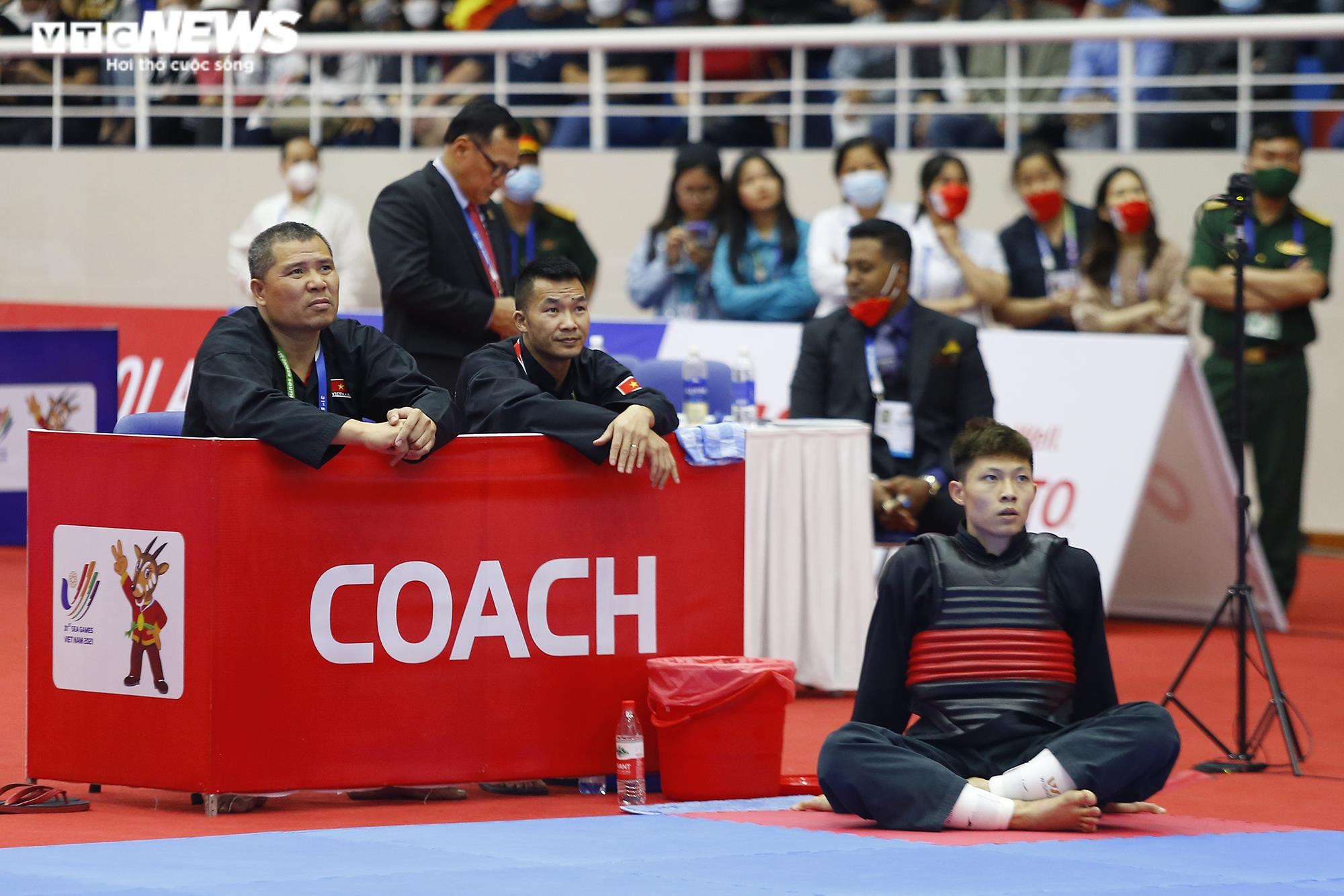 Võ sĩ Việt Nam ăn mừng hụt, mất huy chương vàng vì lỗi khó tin - 5