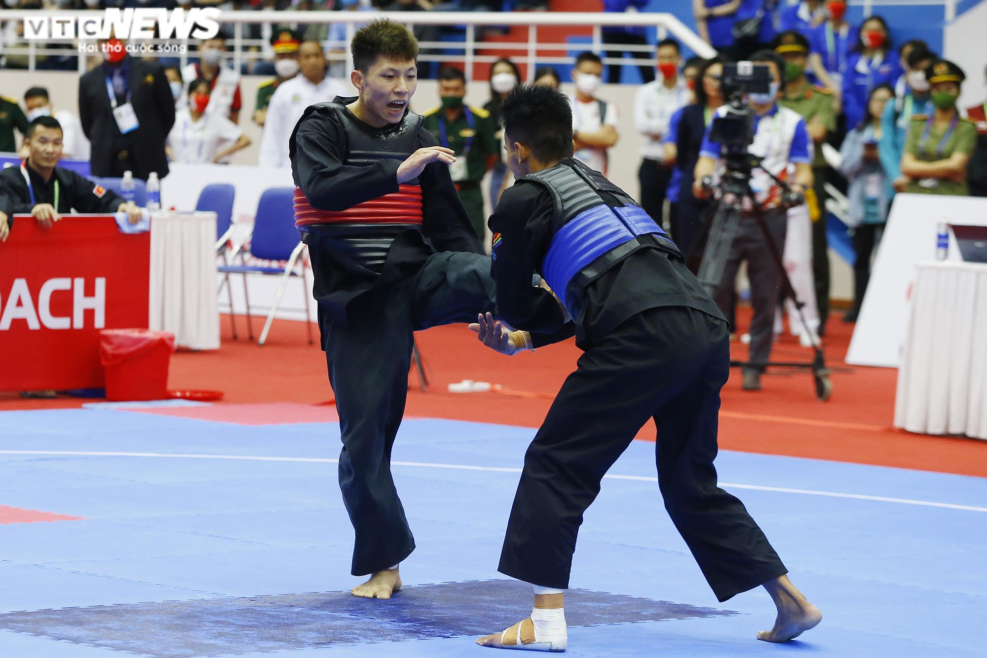 Võ sĩ Việt Nam ăn mừng hụt, mất huy chương vàng vì lỗi khó tin - 2
