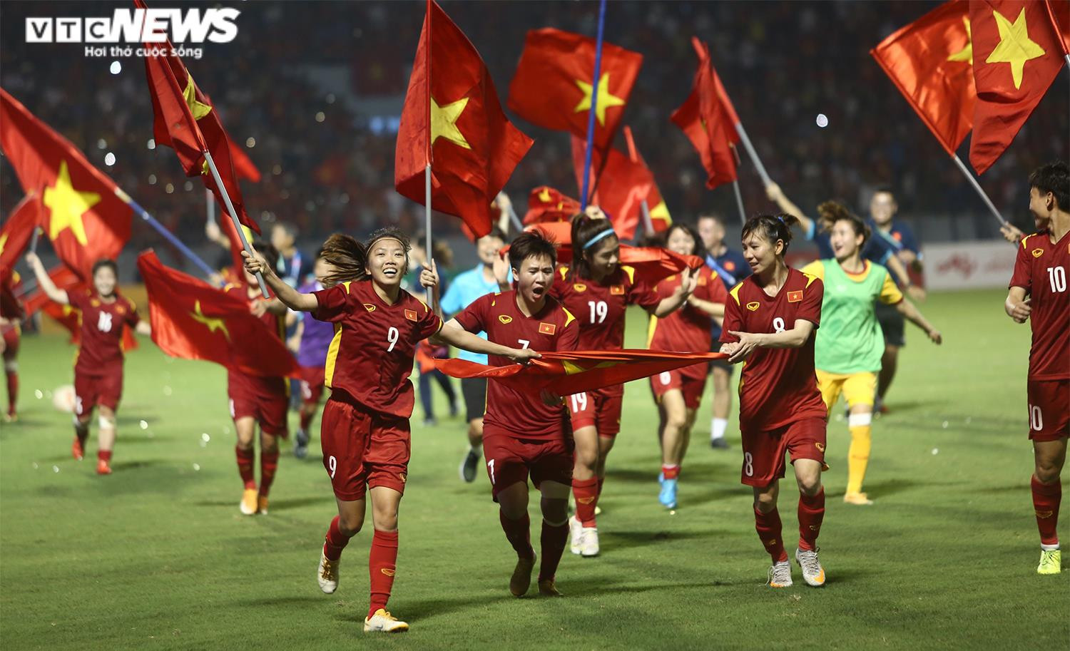 Đánh bại Thái Lan, tuyển nữ Việt Nam vô địch SEA Games 31 - 2