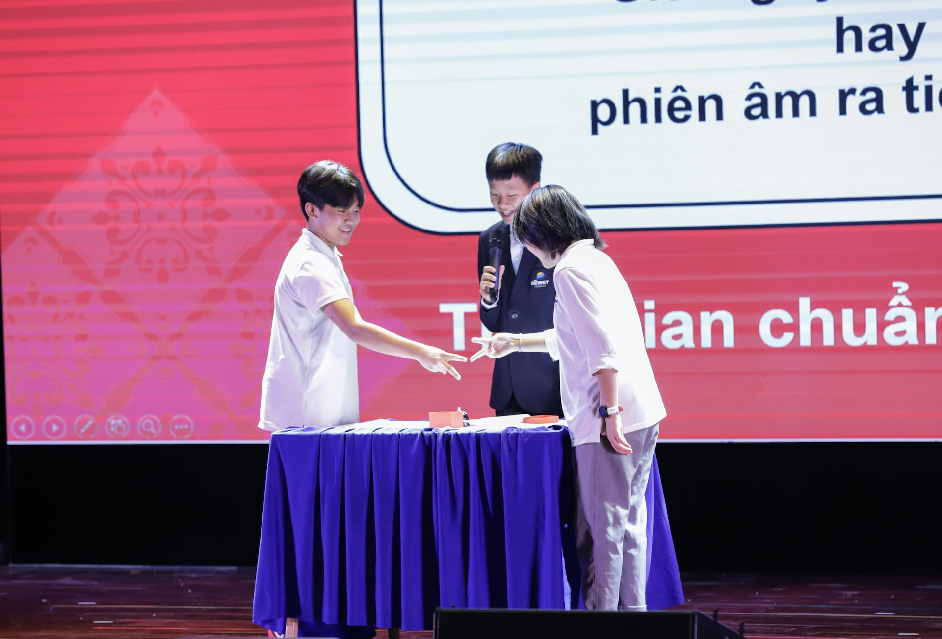 Học sinh hào hứng đóng kịch, thuyết trình, tranh biện tổng kết cuối năm học - 8