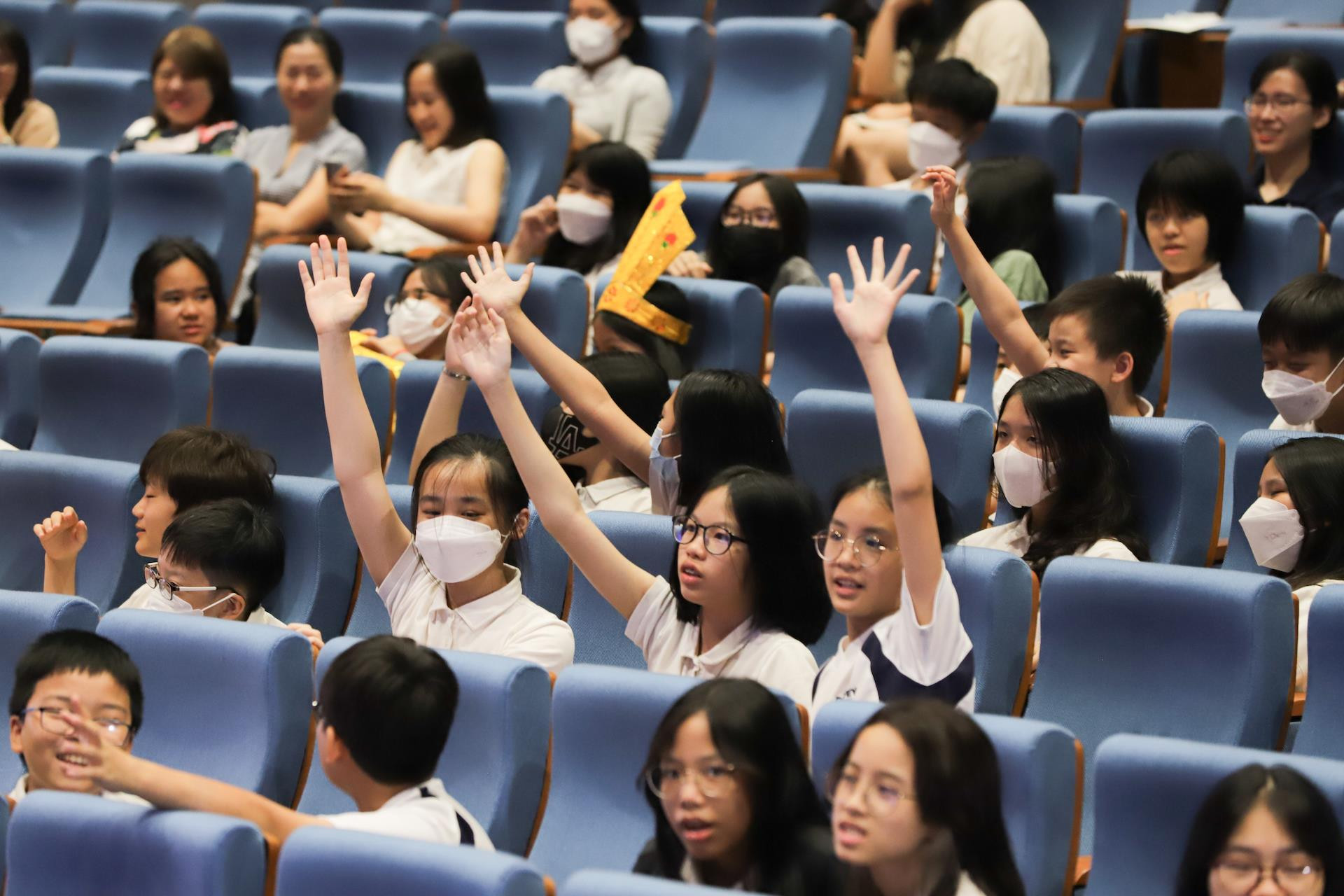 Học sinh hào hứng đóng kịch, thuyết trình, tranh biện tổng kết cuối năm học - 4