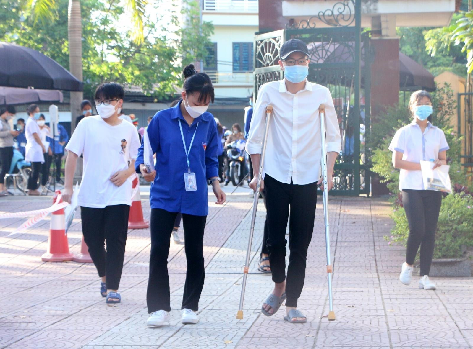 Hình ảnh ấn tượng khép lại kỳ thi lớp 10 Hà Nội với tỷ lệ chọi cao kỷ lục - 5