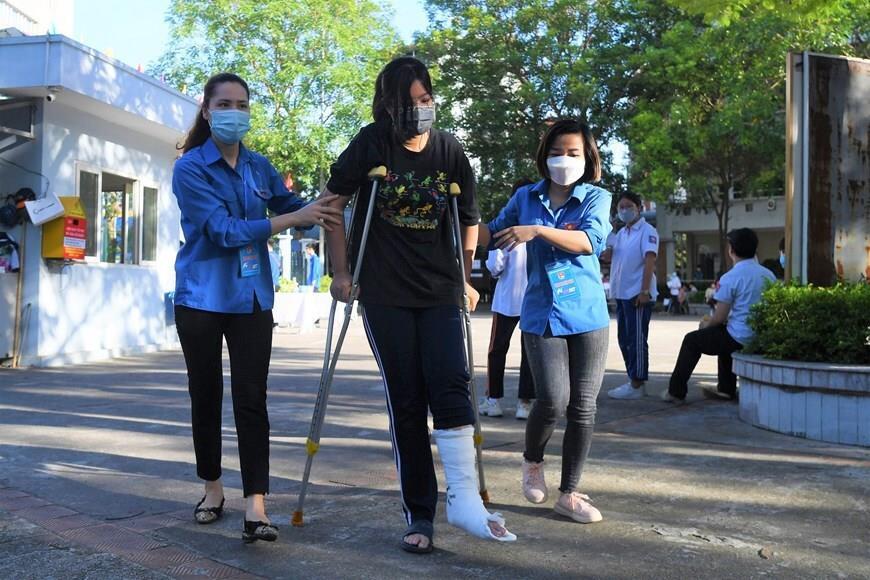 Hình ảnh ấn tượng khép lại kỳ thi lớp 10 Hà Nội với tỷ lệ chọi cao kỷ lục - 4