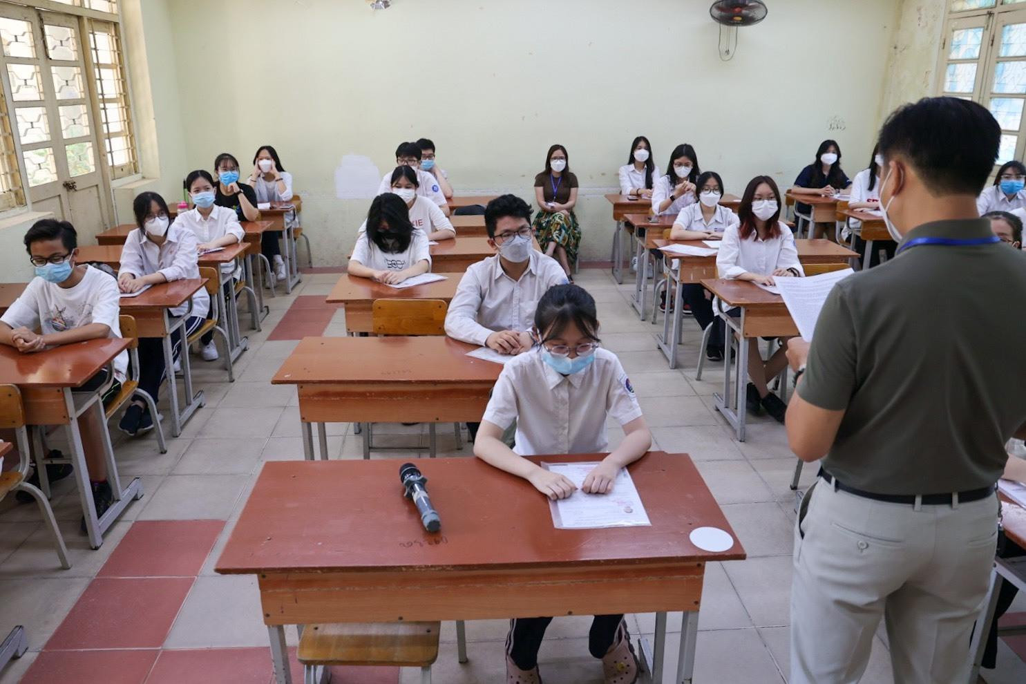 Hình ảnh ấn tượng khép lại kỳ thi lớp 10 Hà Nội với tỷ lệ chọi cao kỷ lục - 7