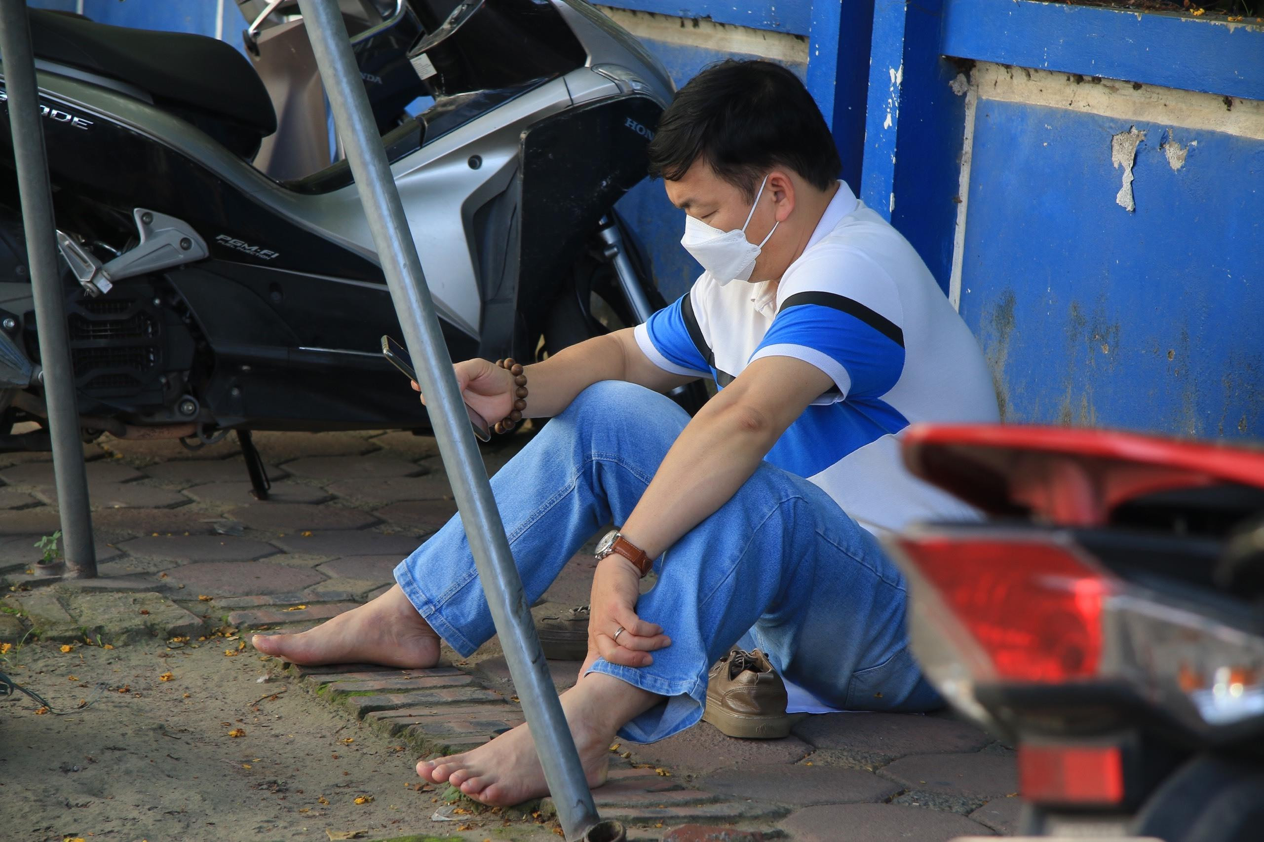 Hình ảnh ấn tượng khép lại kỳ thi lớp 10 Hà Nội với tỷ lệ chọi cao kỷ lục - 14