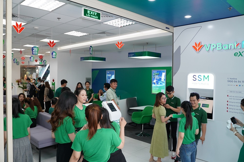 'Mục sở thị' chuyến xe 'Thịnh Vượng' của VPBank dịp sinh nhật 29 tuổi - 5