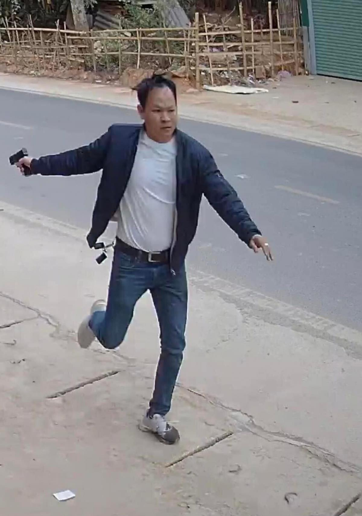 Toàn cảnh vây bắt kẻ vận chuyển ma túy bắn trả lực lượng chức năng - 4