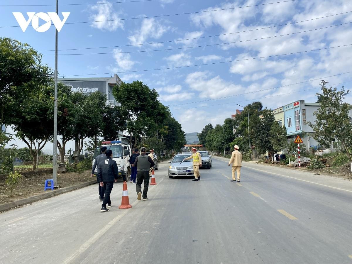 Toàn cảnh vây bắt kẻ vận chuyển ma túy bắn trả lực lượng chức năng - 17