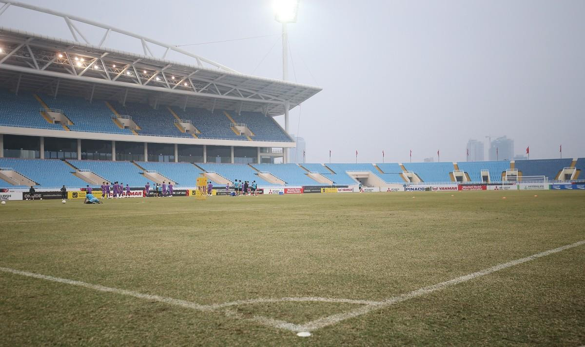 Chuyện ngọn cỏ sân Mỹ Đình còn 'nóng' hơn cả tuyển Việt Nam đá bán kết AFF Cup - 1