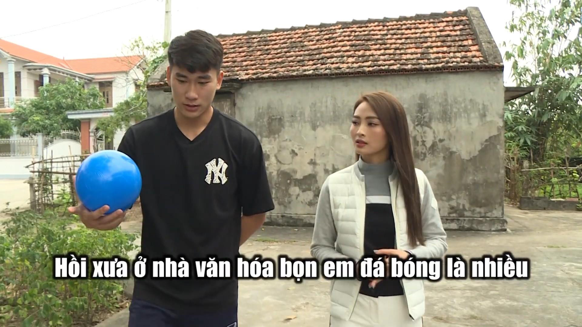 Cầu thủ Nhâm Mạnh Dũng tủi thân khi đi huấn luyện xa nhà, đêm nào cũng khóc - 4