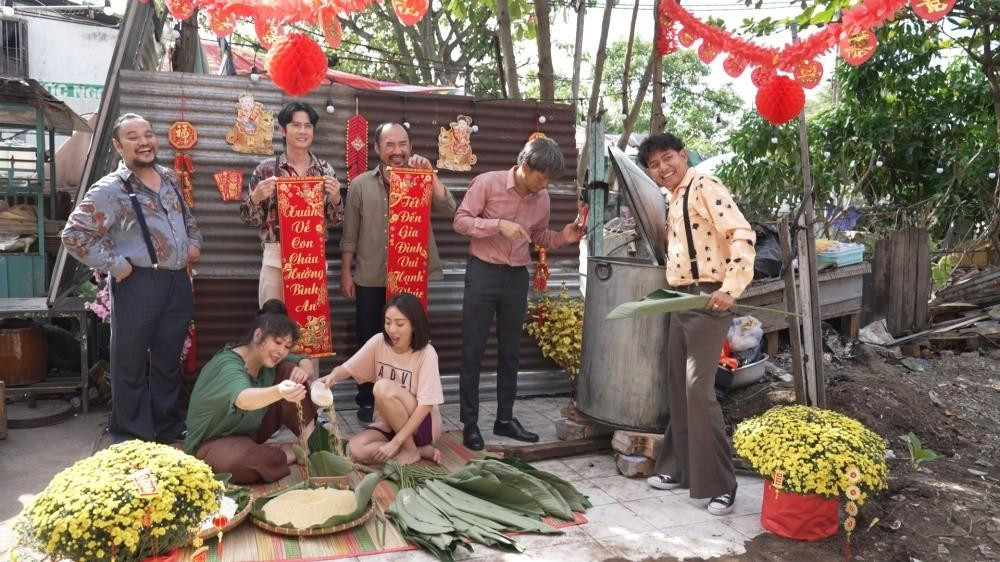 Thu Trang - Thái Hòa - Tiến Luật - Hồng Vân gửi lời chúc Tết Quý Mão - 2