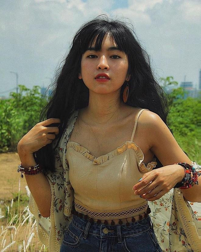 Hot girl Đỗ Khánh Vân tự lì xì bản thân 4 cái sổ đỏ vào ngày đầu năm - 3