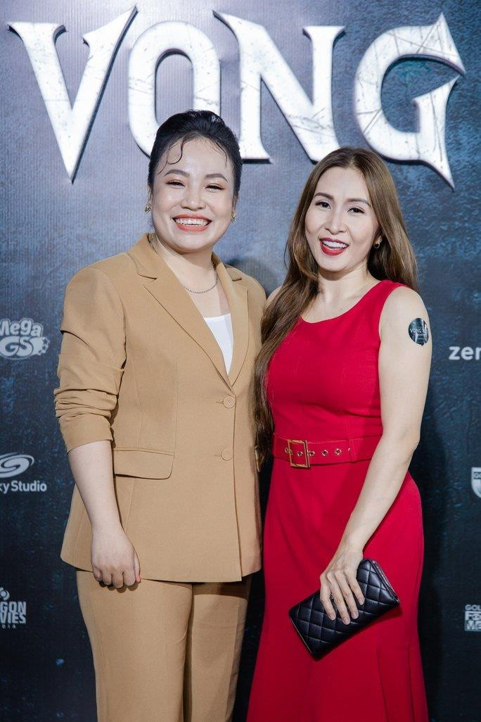 Lê Phương hết 'gái quê', phải 'lột sạch' để vào cảnh nóng trong phim mới - 12