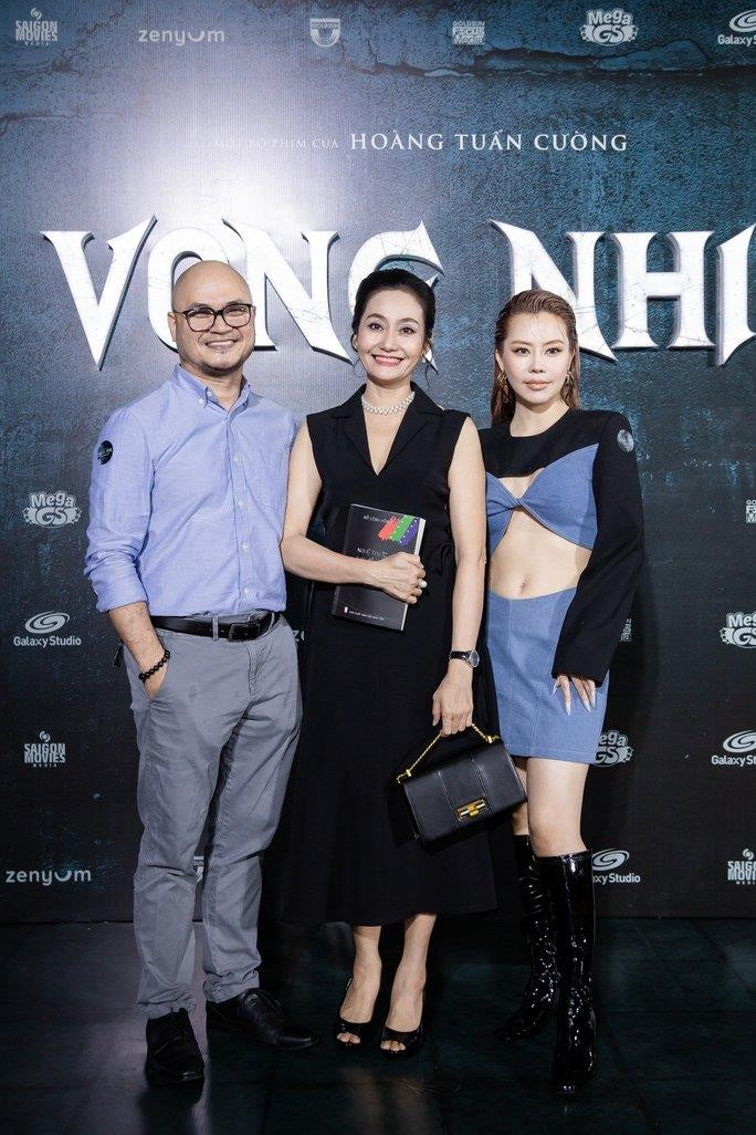 Lê Phương hết 'gái quê', phải 'lột sạch' để vào cảnh nóng trong phim mới - 9