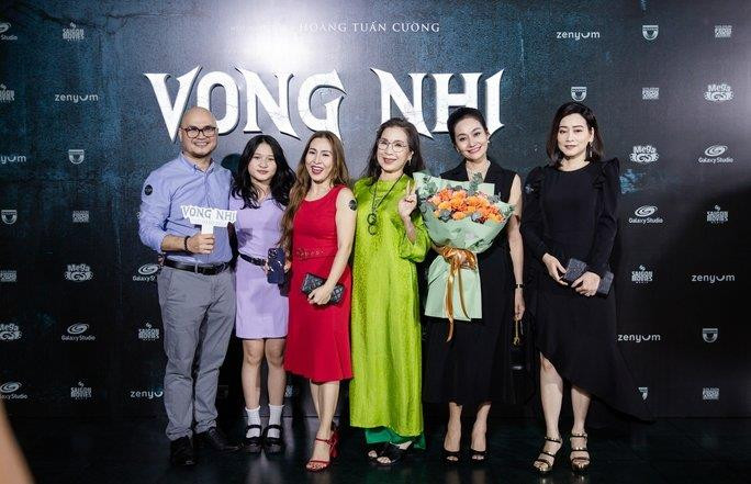 Lê Phương hết 'gái quê', phải 'lột sạch' để vào cảnh nóng trong phim mới - 3