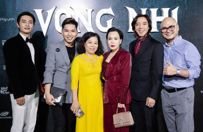 Lê Phương hết 'gái quê', phải 'lột sạch' để vào cảnh nóng trong phim mới - 5