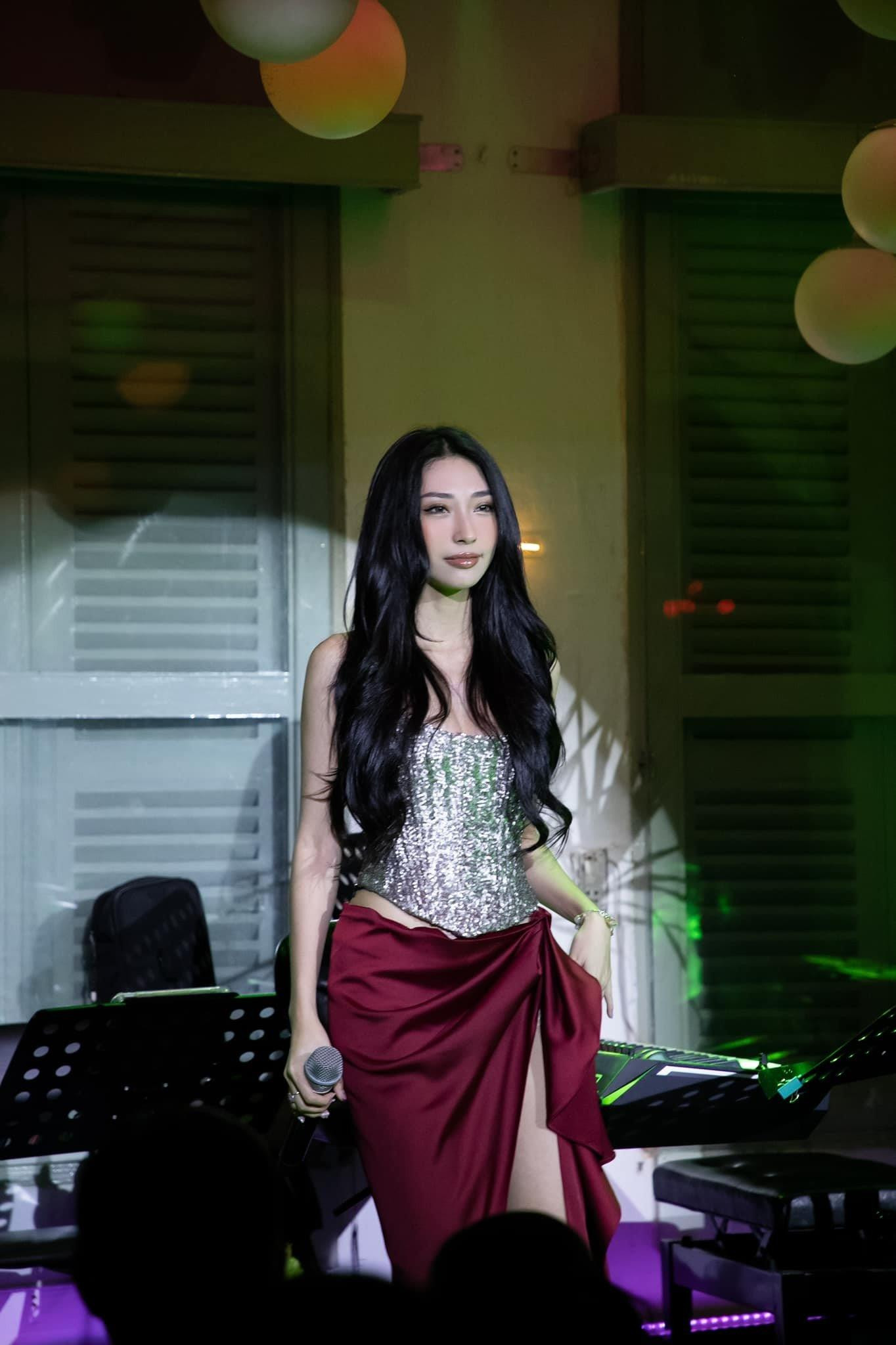 Khổng Tú Quỳnh khiến khán giả bồi hồi nhớ về thời thanh xuân - 1