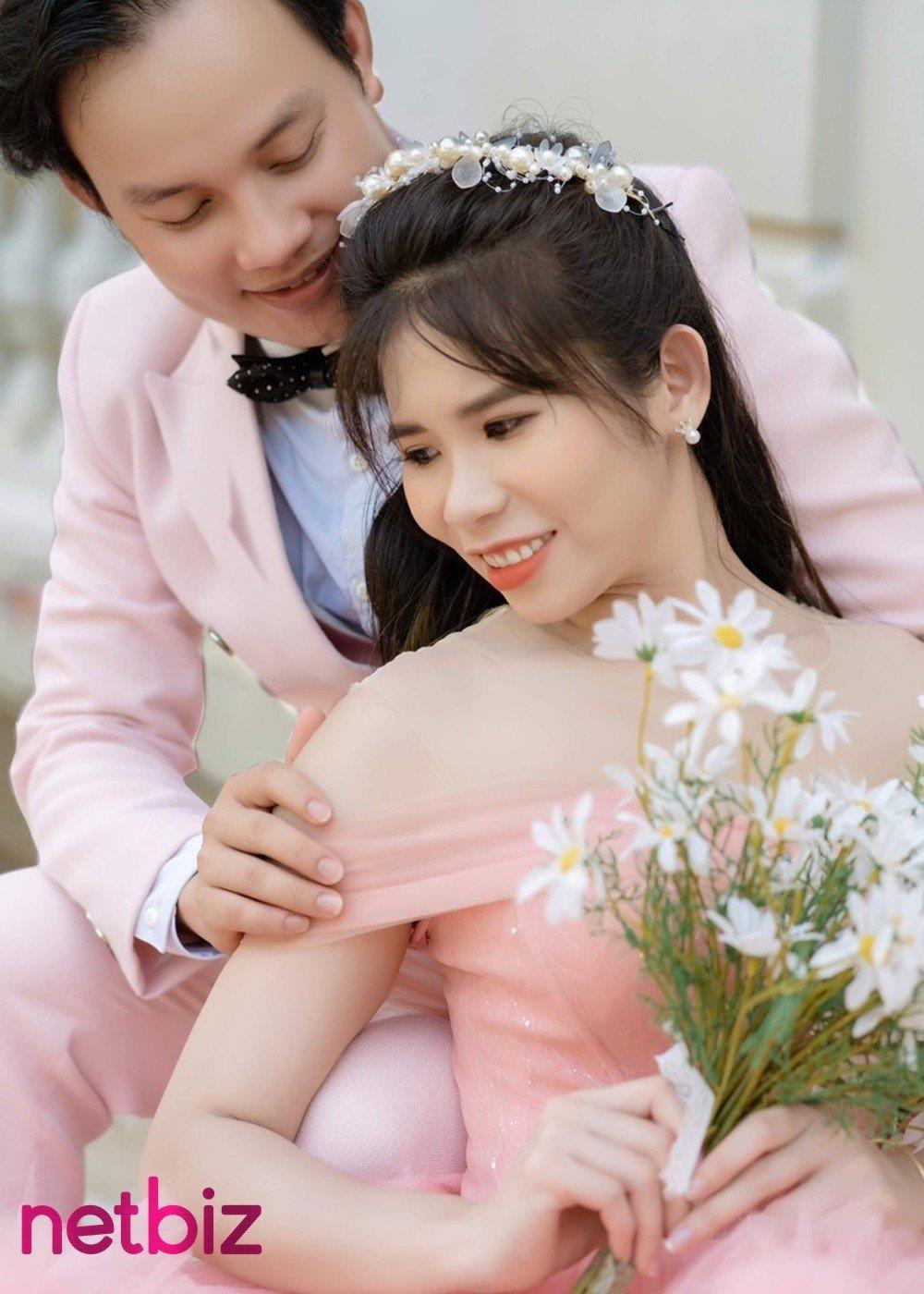 Thầy giáo tài hoa kết hôn với nữ kế toán xinh đẹp sau 6 tháng được mai mối - 4