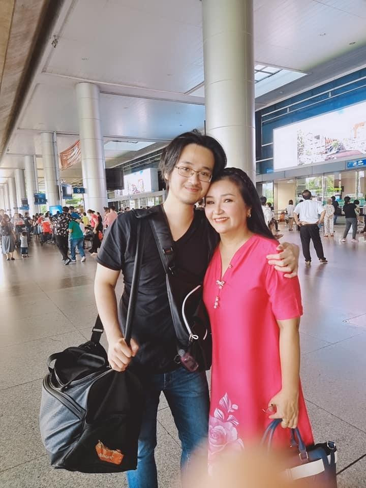 Ngân Quỳnh sum họp cùng con trai sau 12 năm xa cách, sao Việt rộn ràng chúc mừng - 1