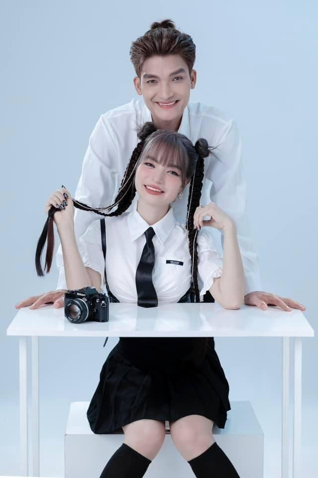 Vợ chồng Mạc Văn Khoa cosplay cặp đôi tuổi teen trong bộ ảnh mừng sinh nhật - 3