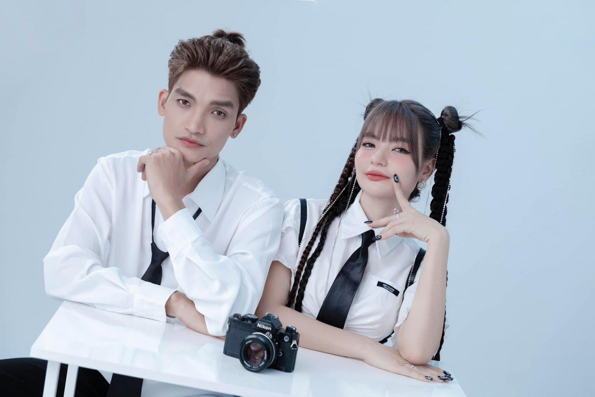 Vợ chồng Mạc Văn Khoa cosplay cặp đôi tuổi teen trong bộ ảnh mừng sinh nhật - 1