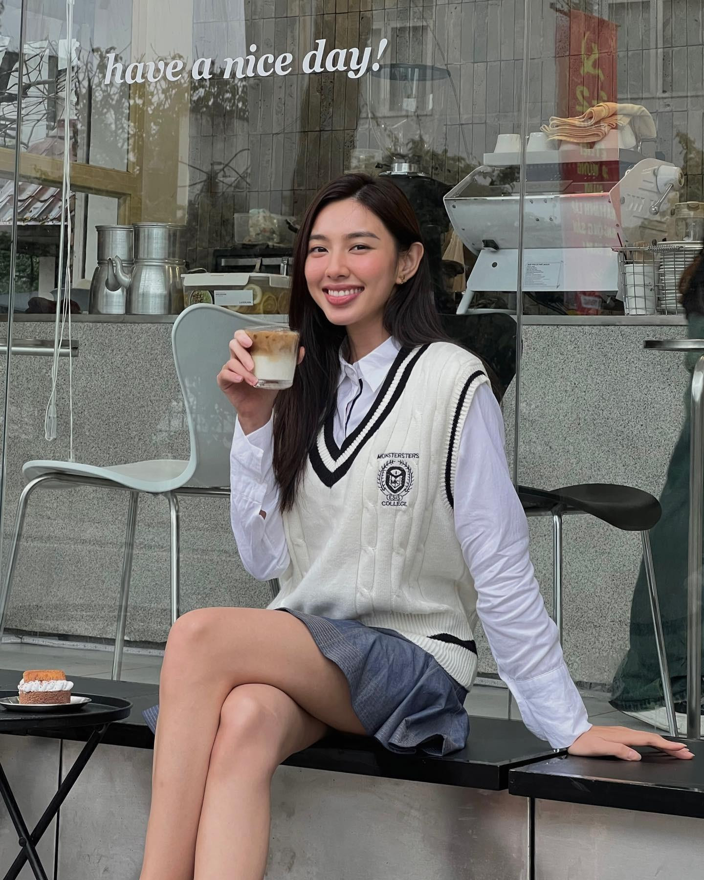 Thùy Tiên: Instagram đạt 2 triệu follower, là Miss Grand được quan tâm nhất - 4