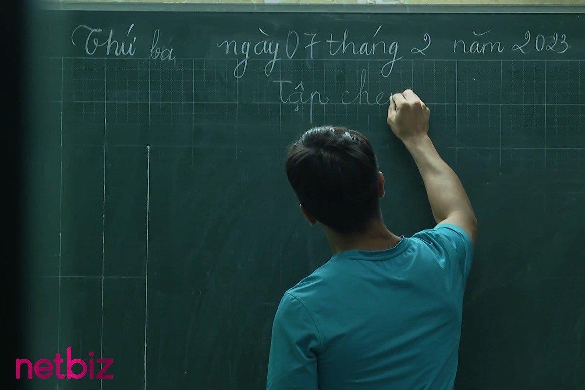 Lớp học tình thương của chàng dân phòng hơn 10 năm gieo chữ cho trẻ em nghèo - 2