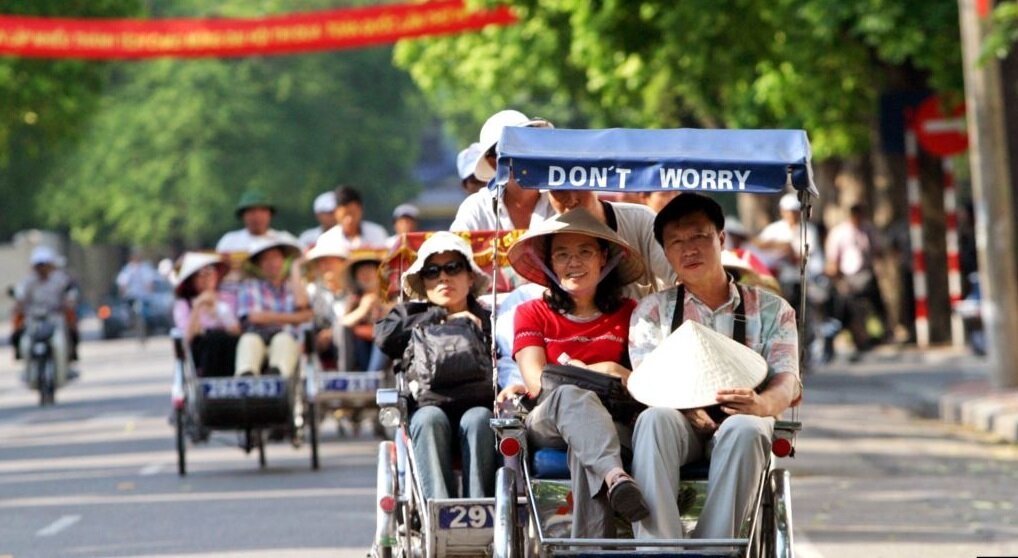 Trung Quốc mở tour tới Việt Nam từ hôm nay: DN đã có những đoàn khách đầu tiên - 1