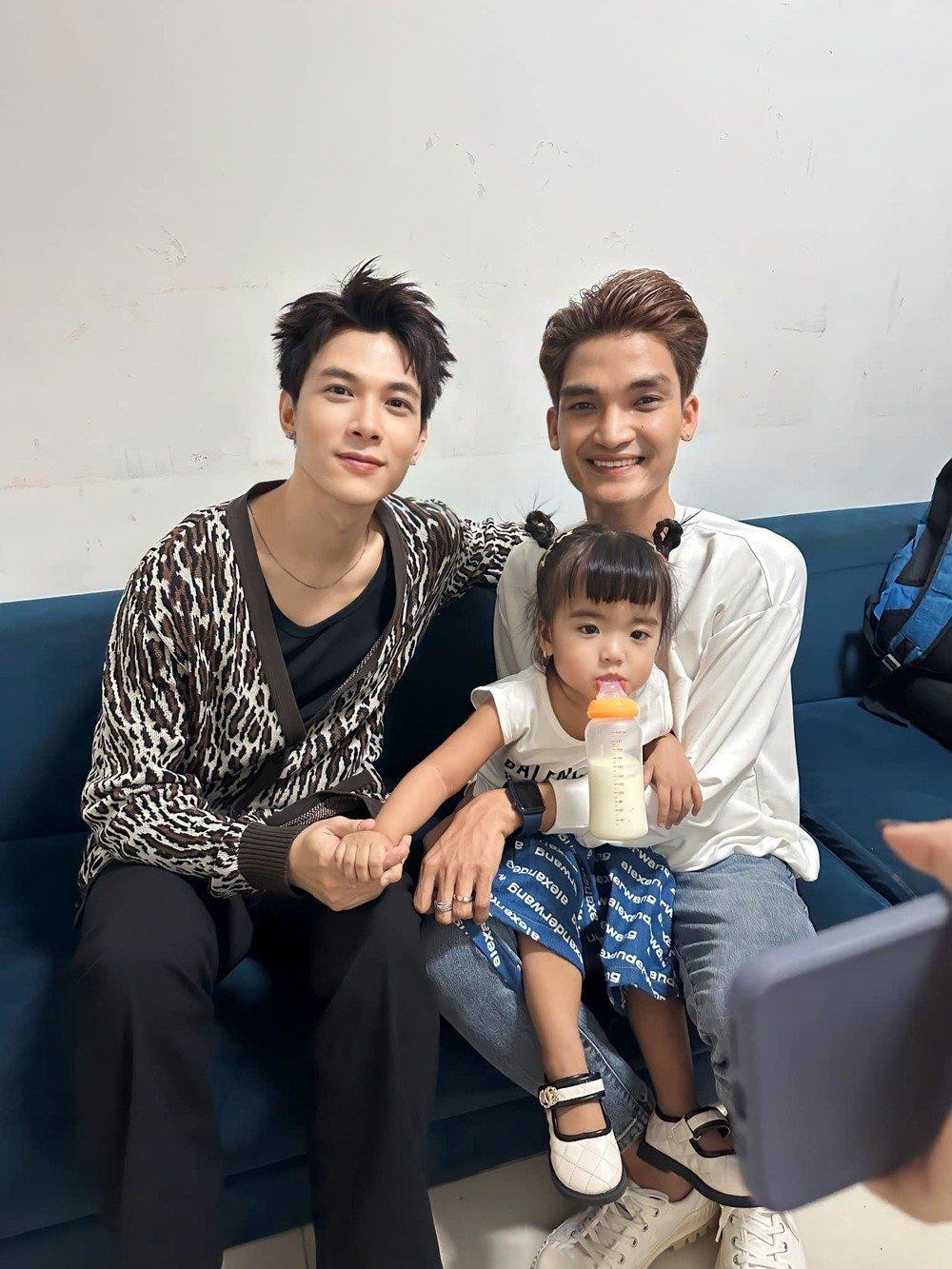 Con gái Mạc Văn Khoa chiếm spotlight khi lần đầu diện kimono - 4