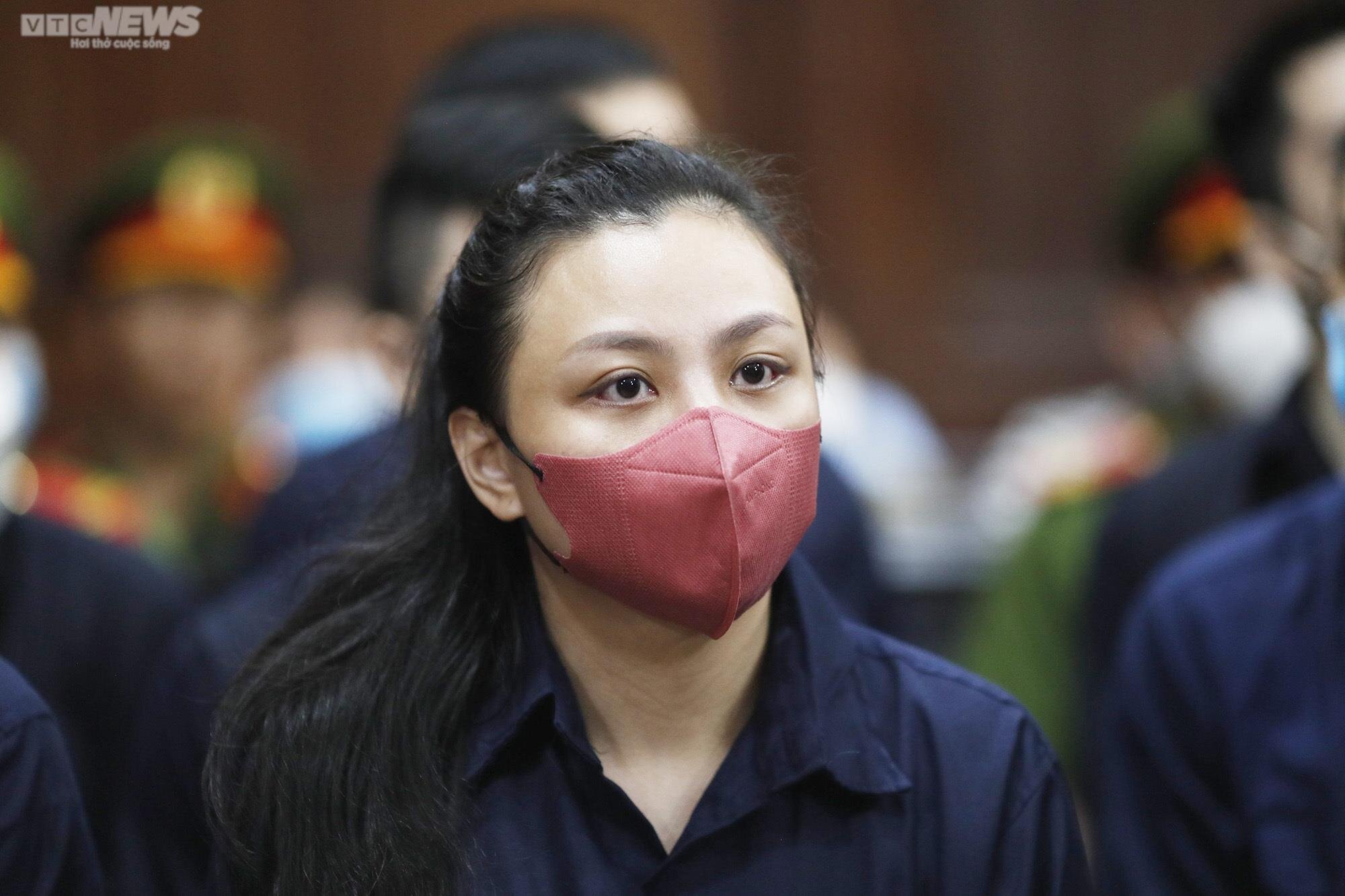 Xét xử nhóm giết Quân ‘xa lộ’: VKS đề nghị tuyên Võ Thuỳ Linh tù chung thân - 1