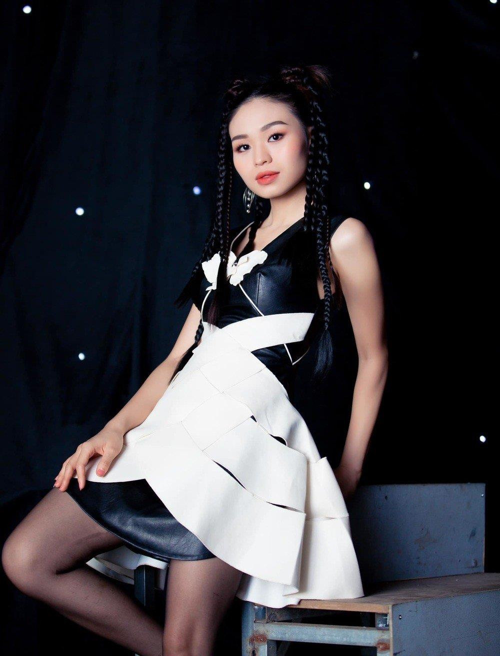 Lê Lộc thử sức với tạo hình mới, cá tính pha chút nổi loạn - 2