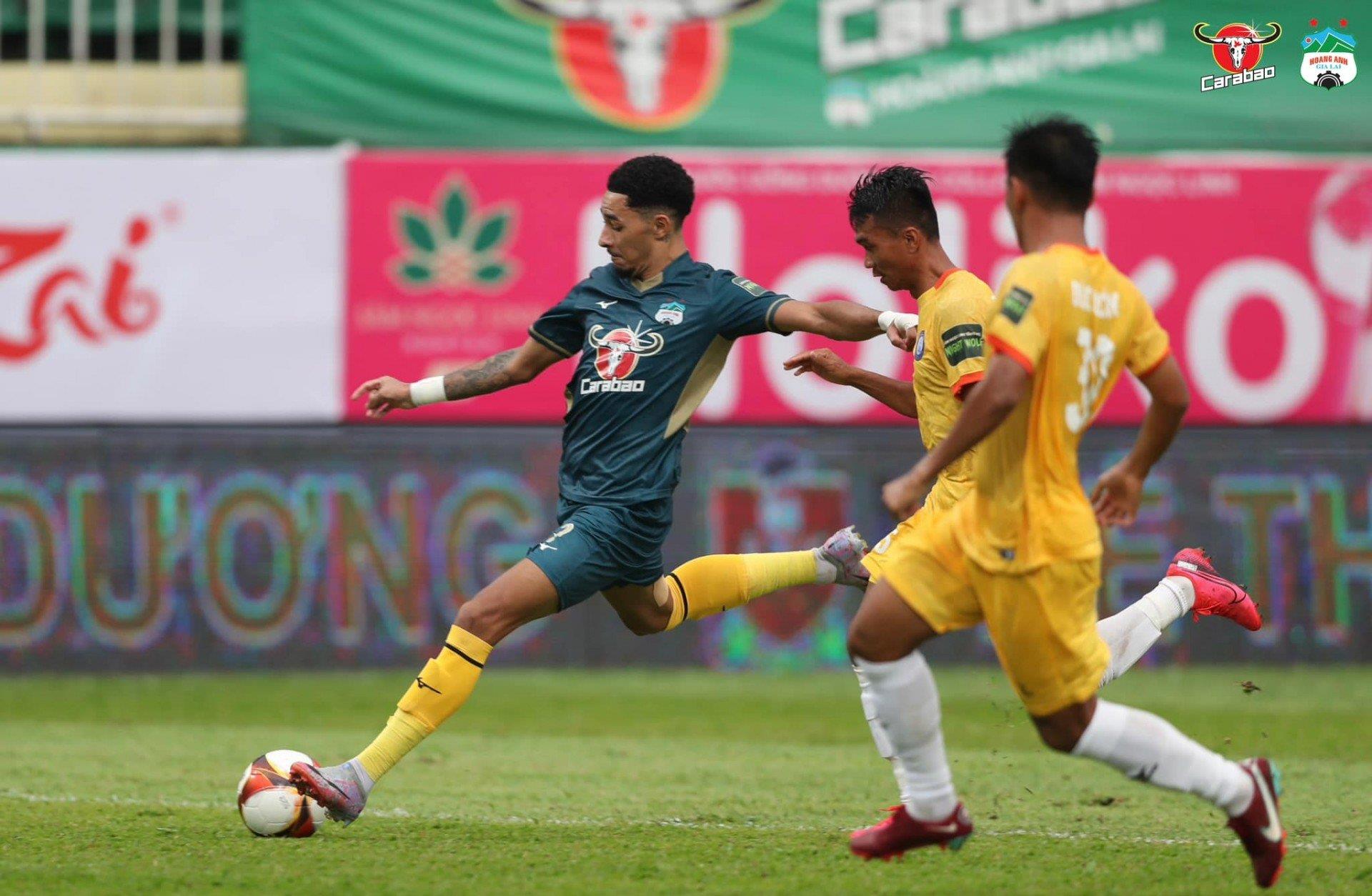 Vòng 6 V.League 2023: CLB Hoàng Anh Gia Lai bỏ lỡ cơ hội tiến vào top 4 - 4