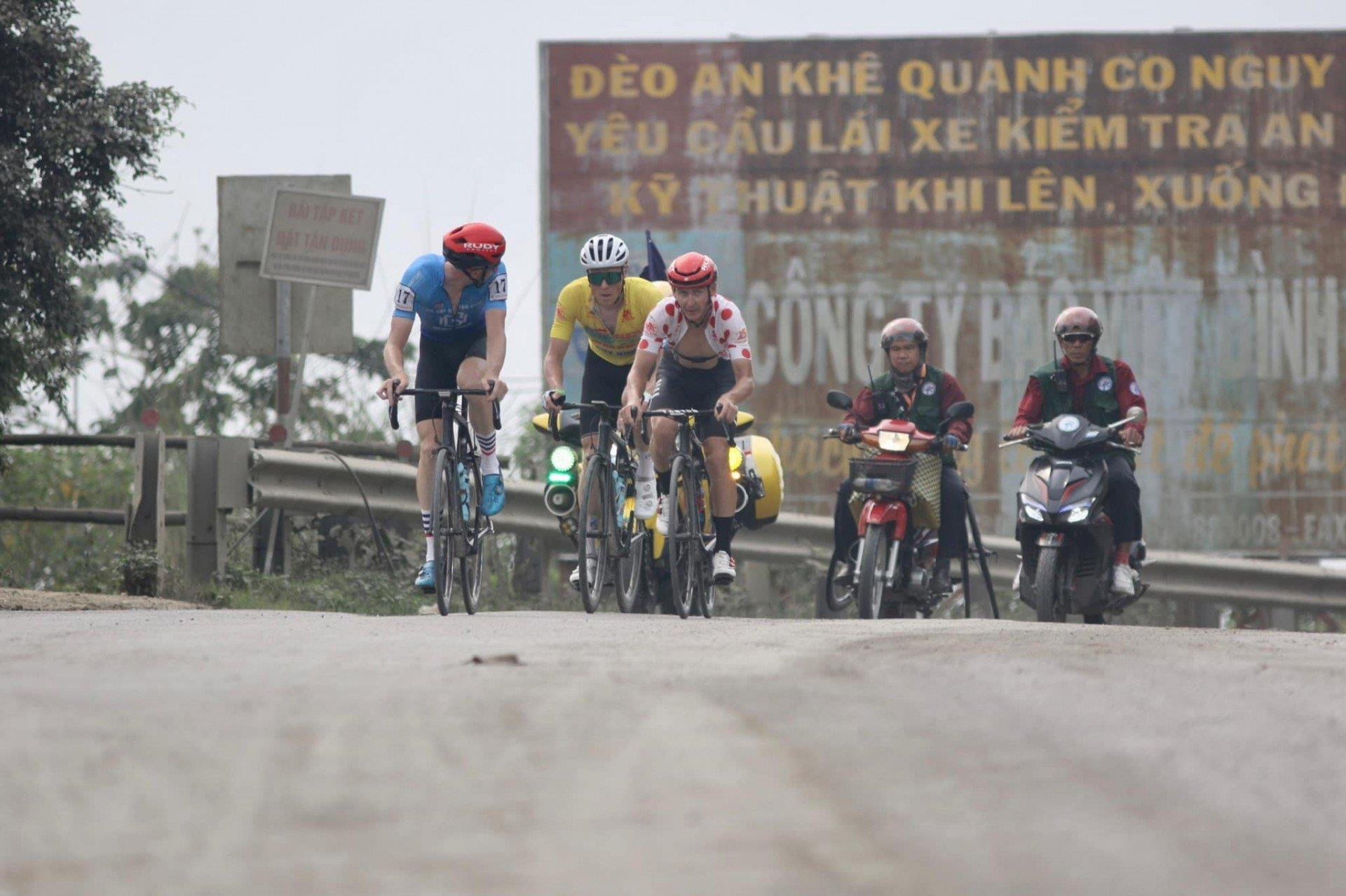 Chặng 11 Cúp Truyền hình 2023: Đẳng cấp của Petr Rikunov không phải bàn cãi - 1