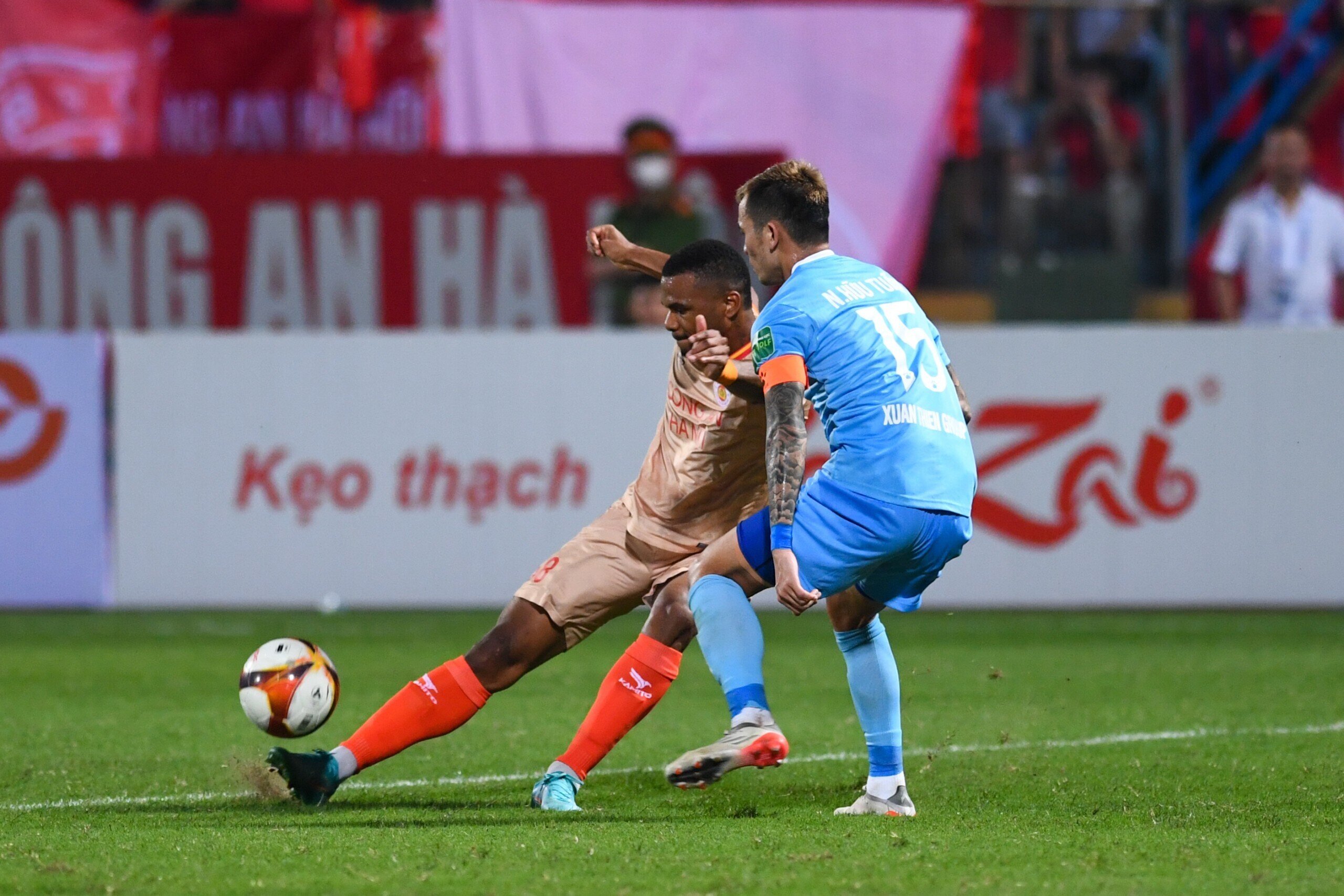 Trực tiếp bóng đá CLB Công an Hà Nội 3-0 Nam Định: Jhon Cley ghi bàn - Ảnh 1.