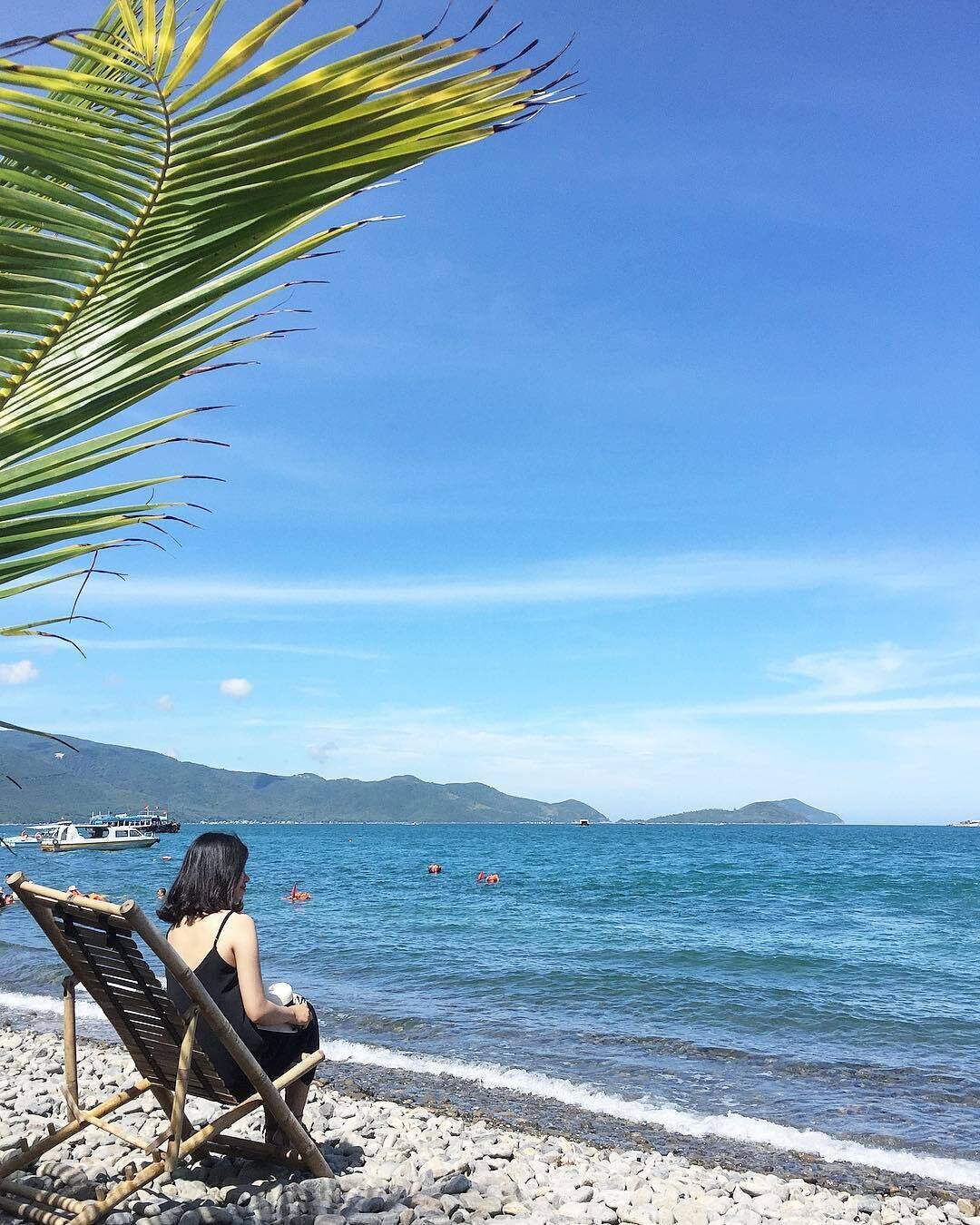 Du lịch Nha Trang dịp 30/4: Mách bạn những bãi biển đẹp ít người biết - 1