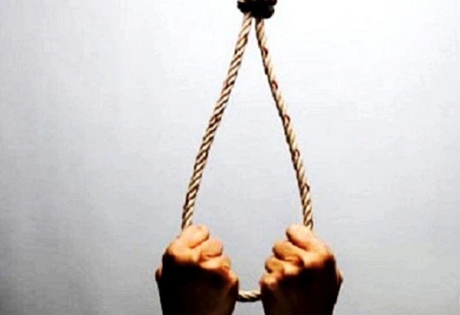 Nghệ An: Nữ sinh 16 tuổi nghi tự tử tại nhà riêng - 1