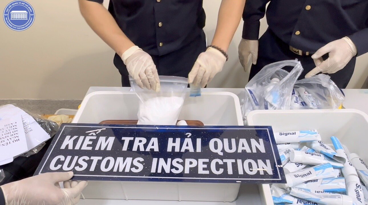 Hơn nửa tấn ma túy bị thu giữ tại sân bay Nội Bài trong 3 tháng - 1
