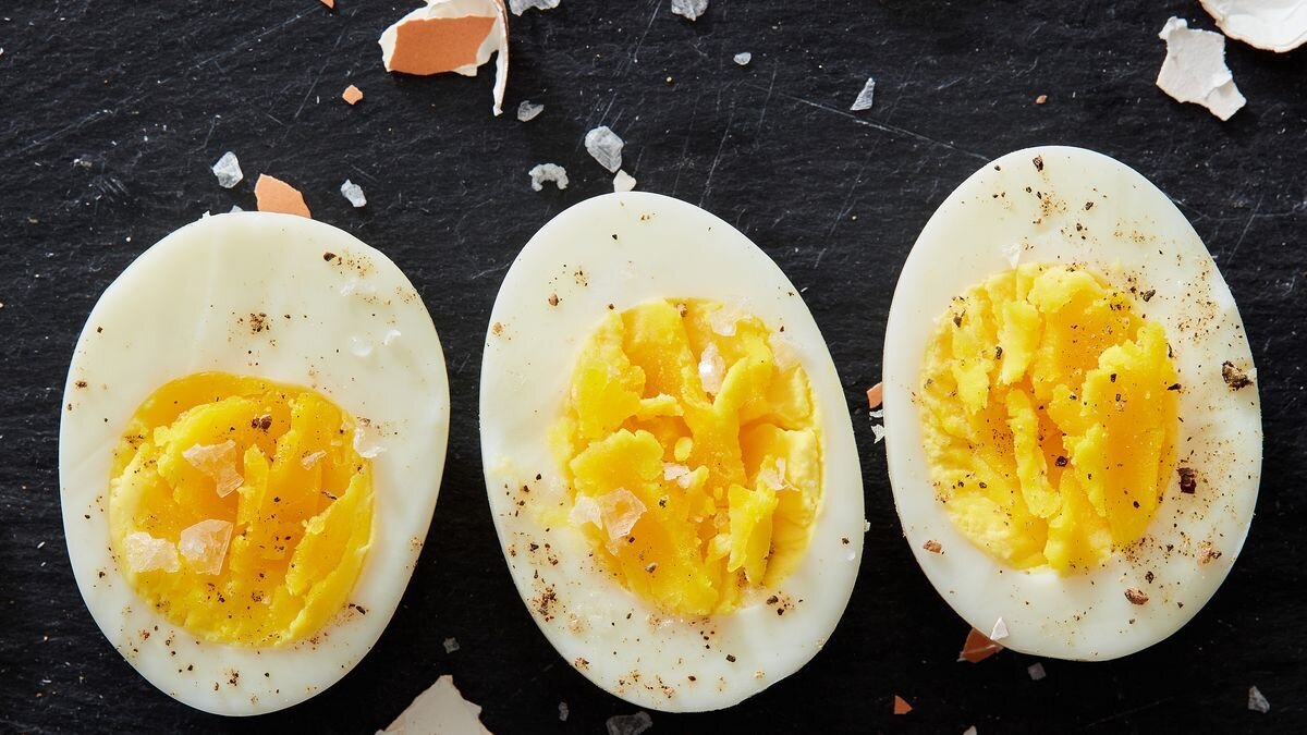 Trứng chần có bổ dưỡng hơn trứng luộc chín?  - 1