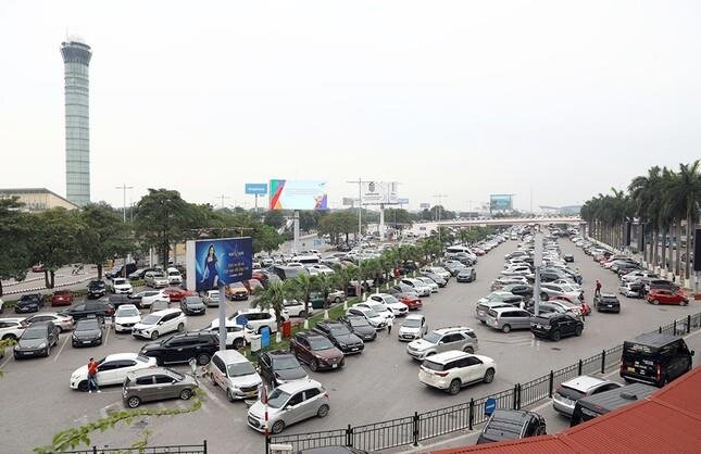 Ngày cuối kỳ nghỉ lễ, sân bay Nội Bài đón 92.000 lượt khách - 7