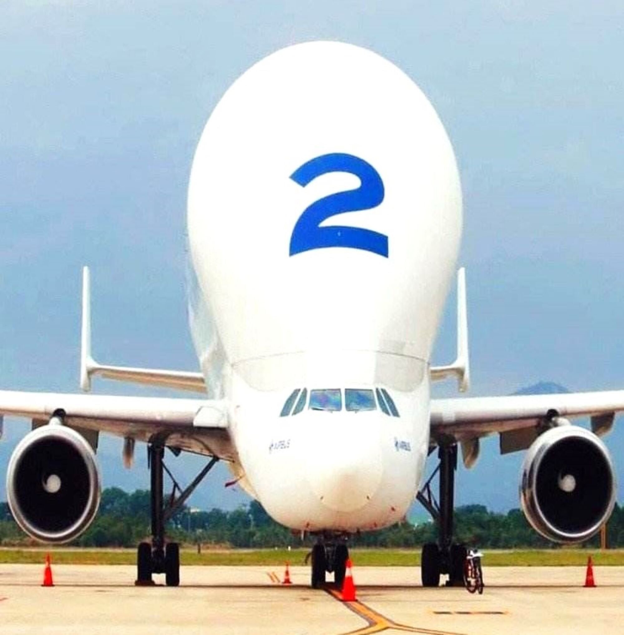 Máy bay 'cá voi' siêu khủng đến sân bay Quốc tế Đà Nẵng  - 2