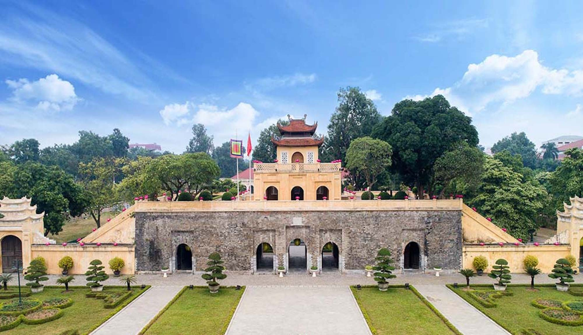 Vị vua nào là con nuôi của nhà sư, từng làm thị vệ qua 2 đời quân vương? - 4