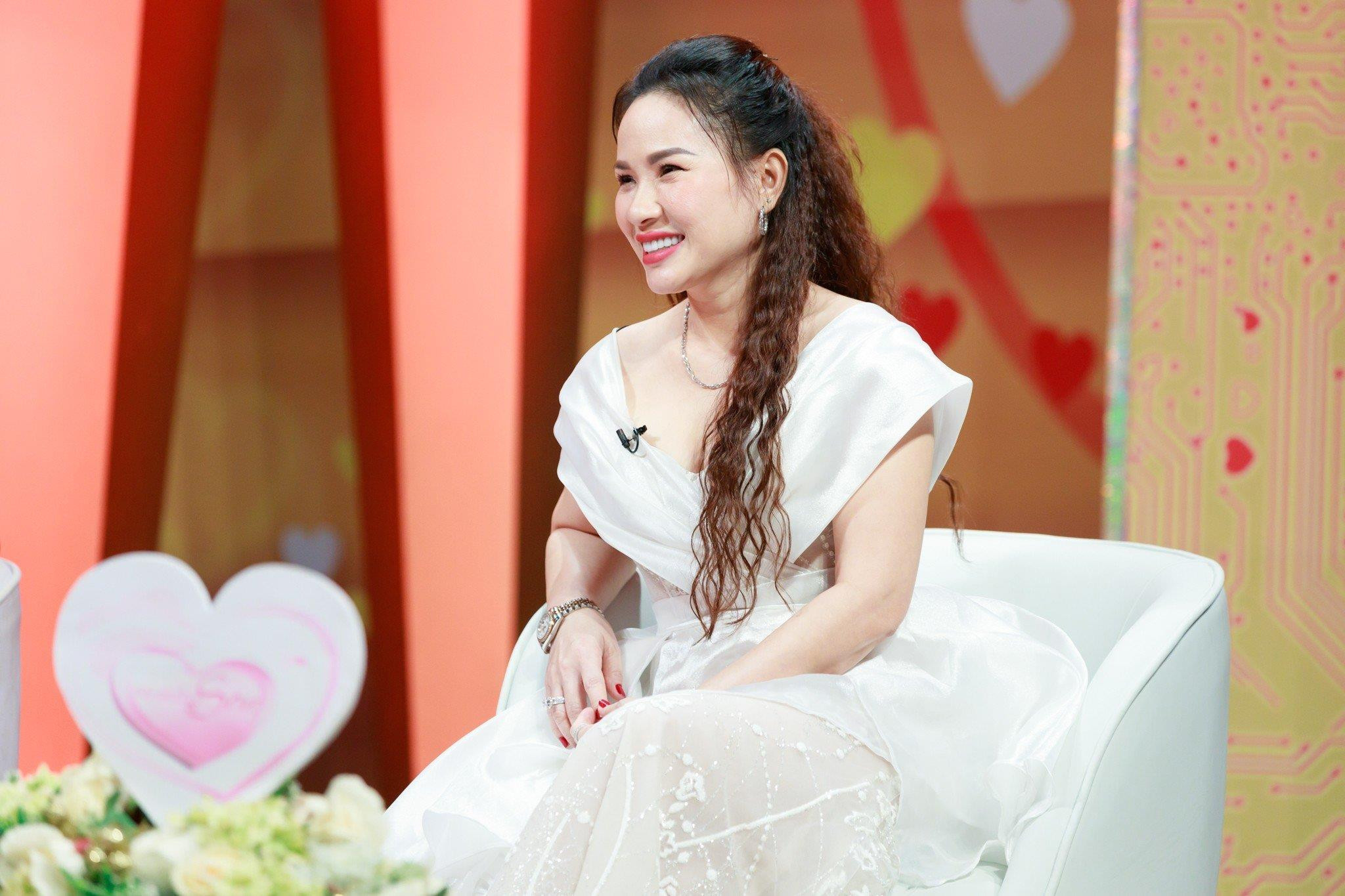 Hồng Vân ‘ngã ngửa’ trước chiến thuật ‘đánh nhanh rút gọn’ của ca sĩ Phong Đạt - 3