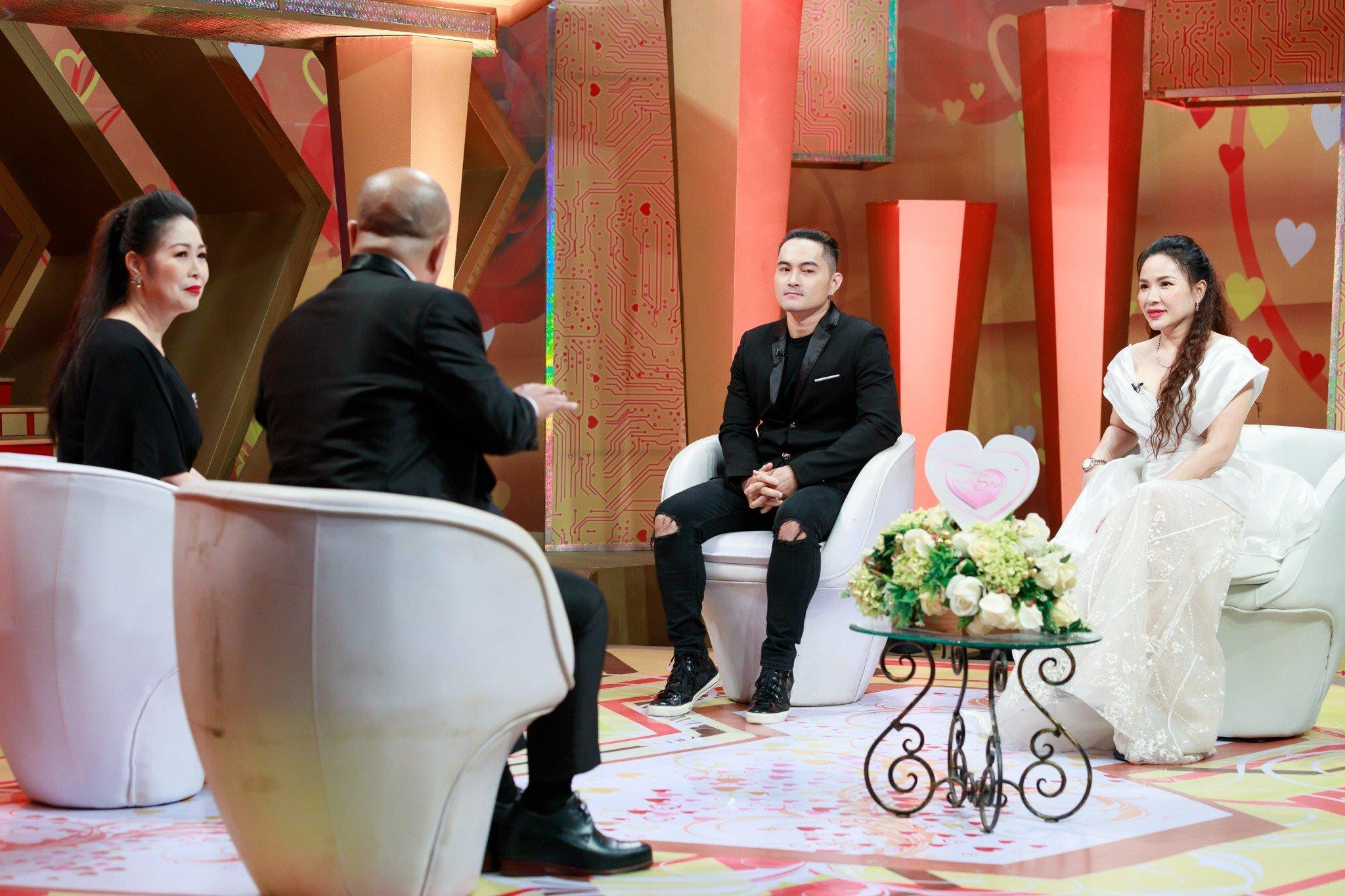 Hồng Vân ‘ngã ngửa’ trước chiến thuật ‘đánh nhanh rút gọn’ của ca sĩ Phong Đạt - 4