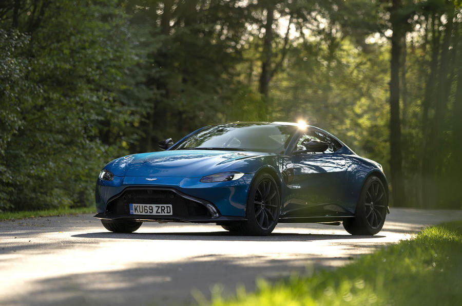 Bảng giá ô tô Aston Martin mới nhất tháng 6/2023 - 1