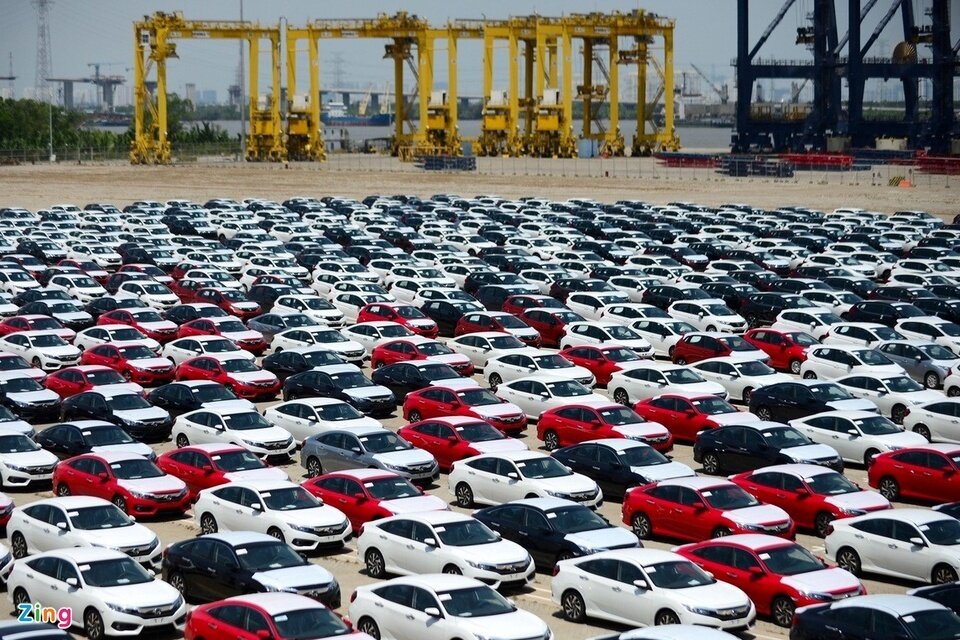 Doanh nghiệp ngại nhập xe, nguồn cung ôtô tiếp tục sụt giảm - 1