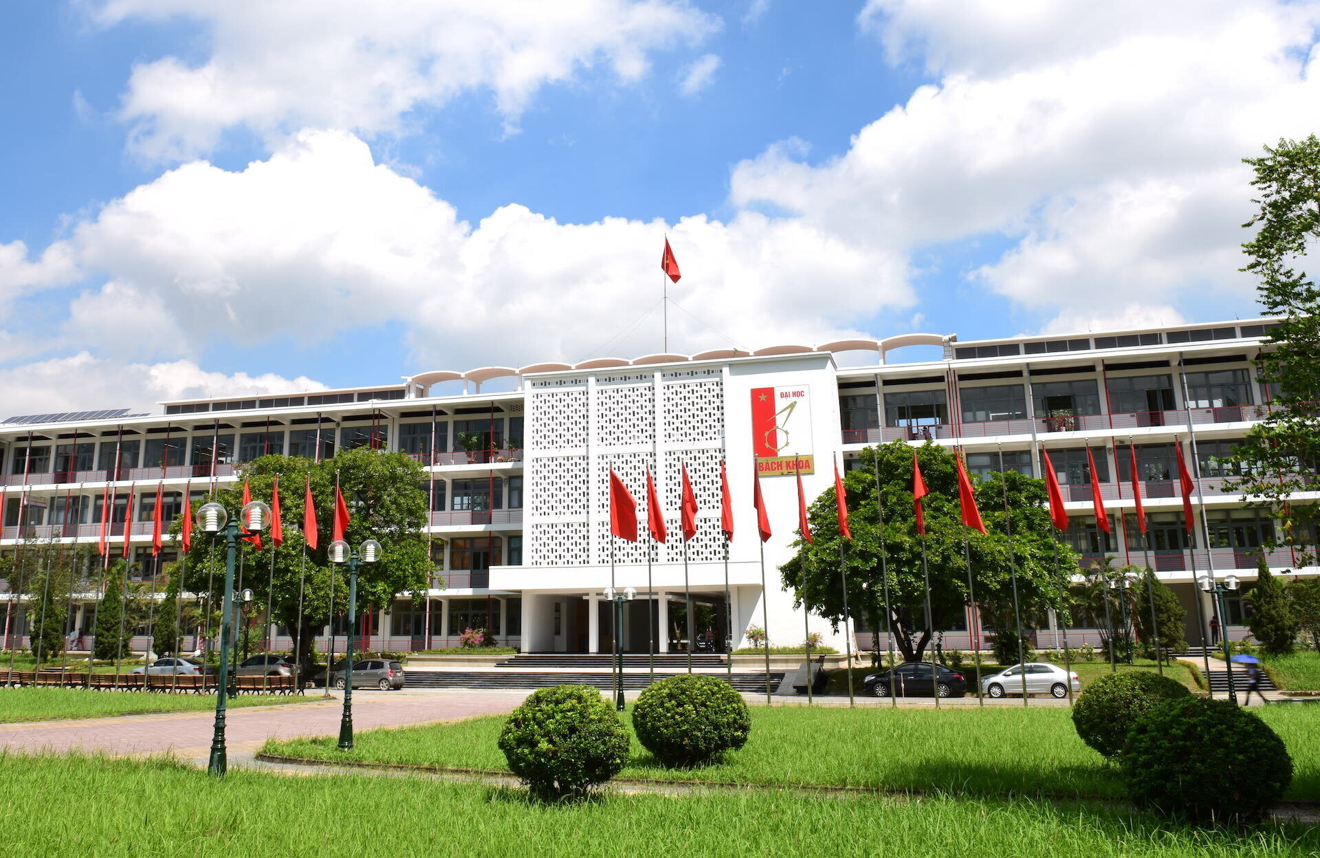 Đại học Bách khoa Hà Nội tăng học phí, cao nhất 90 triệu đồng/năm - 1
