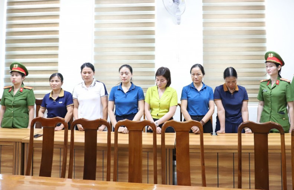 Bắt 7 nữ cán bộ ở Hà Tĩnh lập hồ sơ khống tham ô 10 tỷ đồng - 1