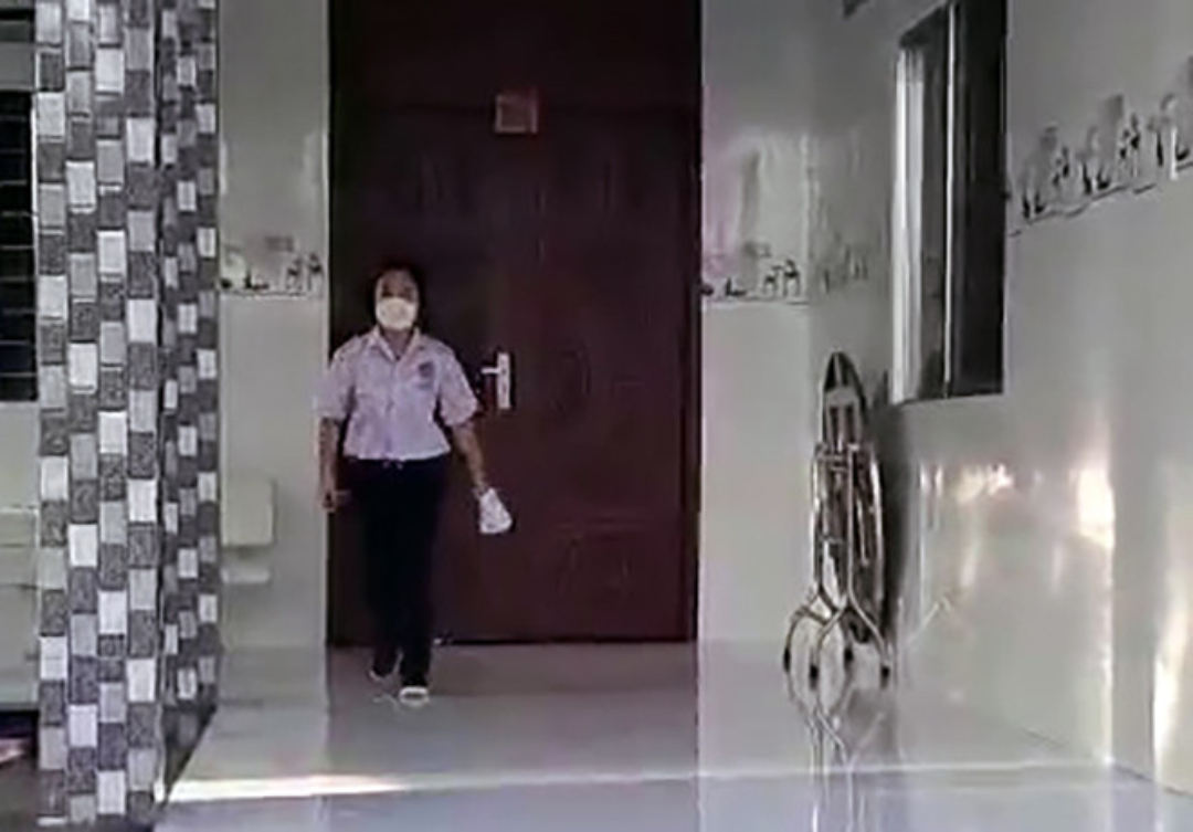 Nữ sinh quên giấy tờ thi, Thiếu tá công an vội vã chở về lấy - 2